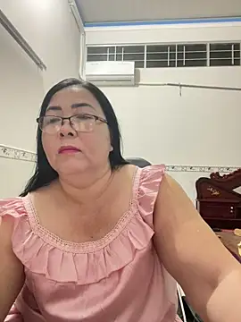 Snapshot of NDith chatting on October 18, 2025, 1:35 pm NDith online show from October 18, 2025, 1:35 pm