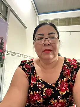 Snapshot of NDith chatting on November 15, 2025, 11:53 pm NDith online show from November 15, 2025, 11:53 pm