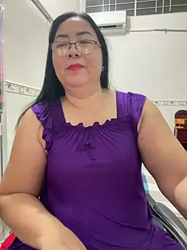 Snapshot of NDith chatting on November 25, 2025, 11:32 am NDith online show from November 25, 2025, 11:32 am