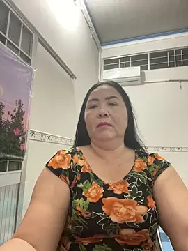 Snapshot of NDith chatting on November 6, 2025, 1:26 pm NDith online show from November 6, 2025, 1:26 pm