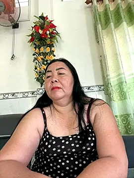 Snapshot of NDith chatting on October 17, 2025, 12:47 am NDith online show from October 17, 2025, 12:47 am