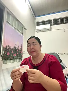 Snapshot of NDith chatting on October 22, 2025, 10:41 pm NDith online show from October 22, 2025, 10:41 pm