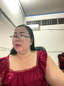 Snapshot of NDith chatting on October 28, 2025, 12:26 pm NDith online show from October 28, 2025, 12:26 pm