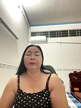 Snapshot of NDith chatting on October 14, 2025, 9:58 pm NDith online show from October 14, 2025, 9:58 pm