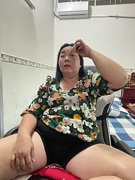 Snapshot of NDith chatting on November 24, 2025, 11:27 pm NDith online show from November 24, 2025, 11:27 pm