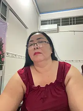 Snapshot of NDith chatting on November 12, 2025, 2:21 pm NDith online show from November 12, 2025, 2:21 pm