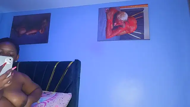 Cherriikenzie online show from May 27, 2026, 12:34 pm