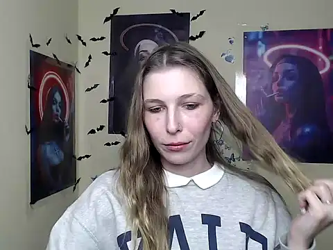 StrangerGi online show from March 18, 2025, 3:44 pm