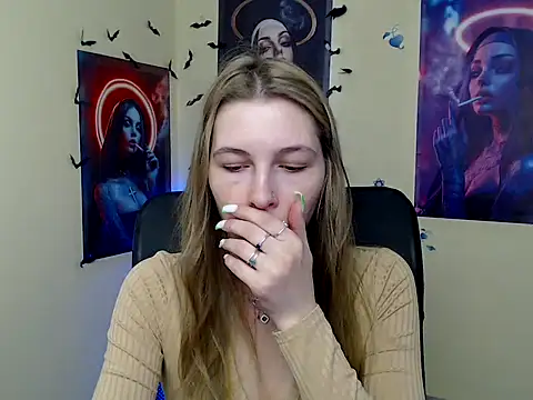 Snapshot of StrangerGi chatting on April 25, 2026, 6:05 am StrangerGi online show from April 25, 2026, 6:05 am