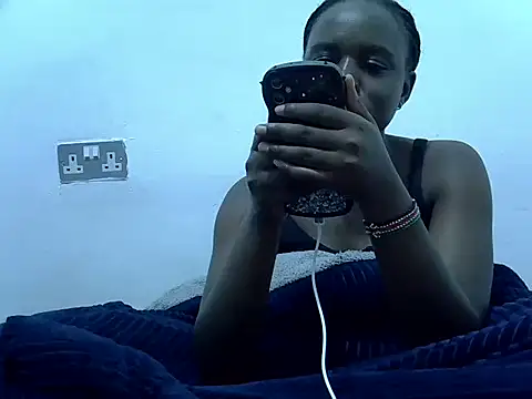 dirtyshowgirl online show from April 29, 2026, 8:15 pm