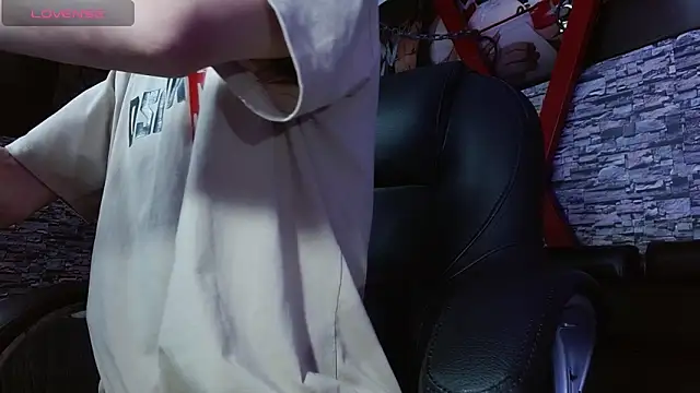 Matthew Boy  online show from March 12, 2025, 9:35 pm