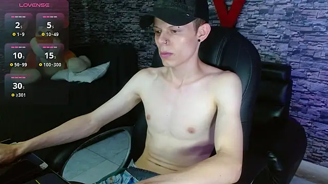 Matthew Boy  online show from March 11, 2025, 9:15 pm