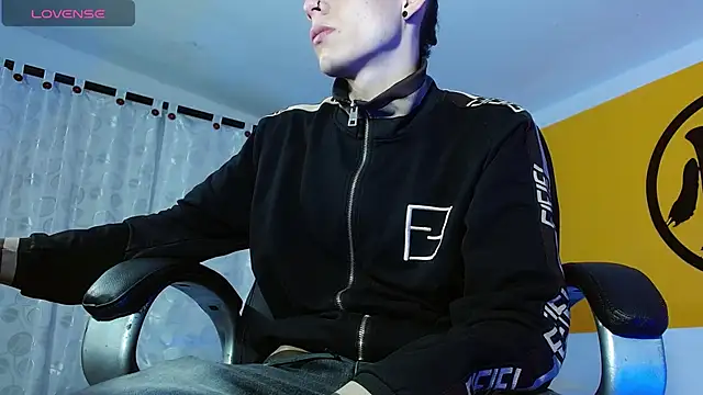 Matthew Boy  online show from February 11, 2025, 3:50 am