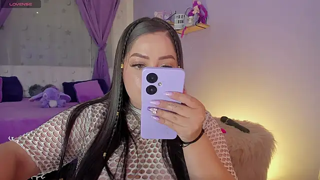 dennisbonnet  online show from January 16, 2025, 2:41 am