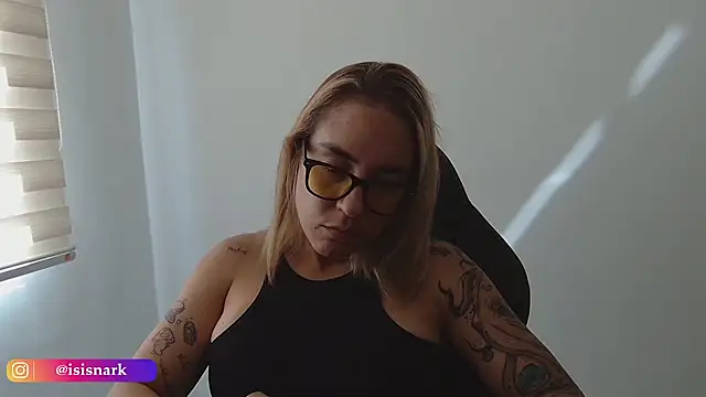 Snapshot of Isis69_ chatting on January 15, 2026, 3:15 pm Isis69 online show from January 15, 2026, 3:15 pm