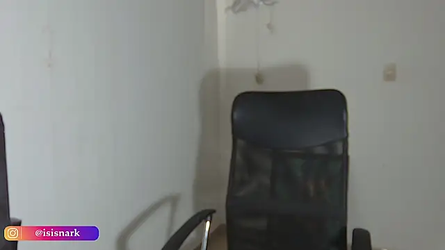 Snapshot of Isis69_ chatting on March 20, 2025, 7:46 pm Isis69 online show from March 20, 2025, 7:46 pm