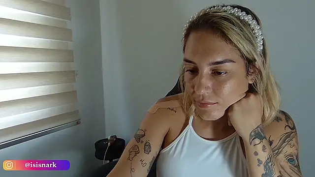 Snapshot of Isis69_ chatting on September 11, 2025, 9:48 pm Isis69 online show from September 11, 2025, 9:48 pm