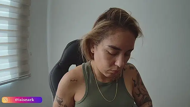 Snapshot of Isis69_ chatting on January 7, 2026, 6:57 pm Isis69 online show from January 7, 2026, 6:57 pm