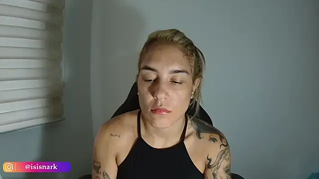 Snapshot of Isis69_ chatting on October 22, 2025, 10:19 pm Isis69 online show from October 22, 2025, 10:19 pm