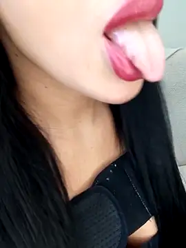 Snapshot of black_Pantherr69 chatting on April 6, 2026, 6:14 am black Pantherr69 online show from April 6, 2026, 6:14 am