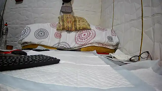 Snapshot of Mendoza_Amaranata chatting on September 14, 2025, 4:57 am Mendoza Amaranata online show from September 14, 2025, 4:57 am