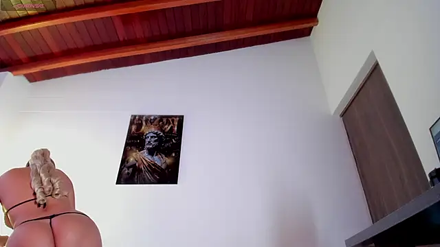 Snapshot of Nina_Fuentes chatting on November 29, 2025, 4:29 pm Nina Fuentes online show from November 29, 2025, 4:29 pm