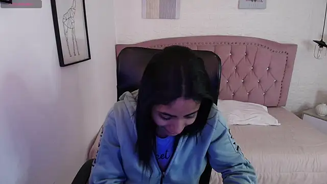 Snapshot of shaneelle chatting on November 19, 2025, 3:28 am shaneelle online show from November 19, 2025, 3:28 am