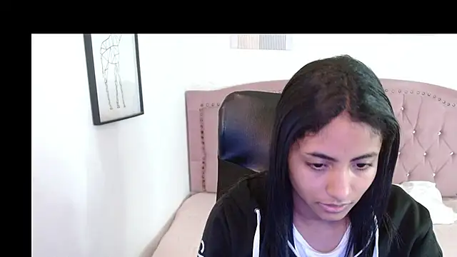 Snapshot of shaneelle chatting on November 6, 2025, 3:21 am shaneelle online show from November 6, 2025, 3:21 am