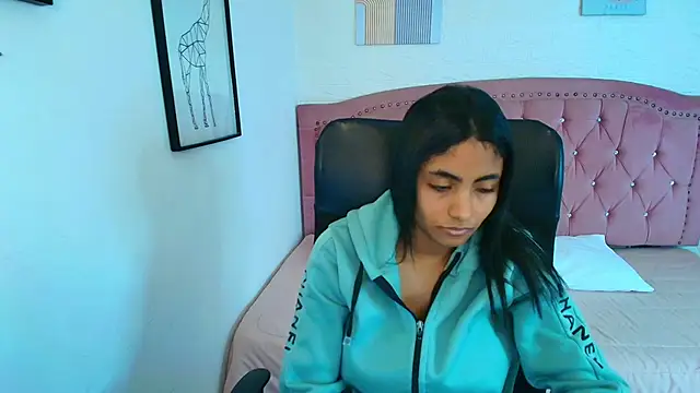 Snapshot of shaneelle chatting on December 15, 2025, 3:12 am shaneelle online show from December 15, 2025, 3:12 am