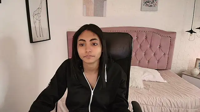 Snapshot of shaneelle chatting on November 22, 2025, 3:11 pm shaneelle online show from November 22, 2025, 3:11 pm