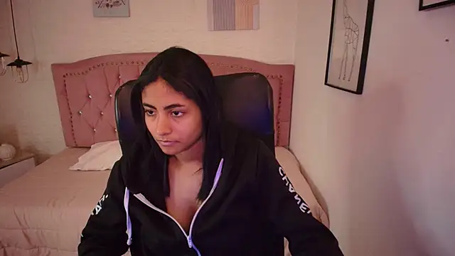 Snapshot of shaneelle chatting on November 15, 2025, 3:10 am shaneelle online show from November 15, 2025, 3:10 am