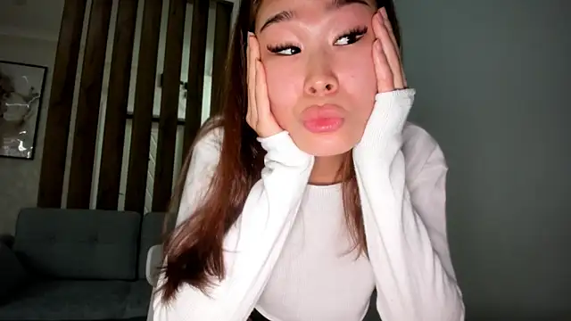 Snapshot of Yukisans chatting on November 1, 2025, 12:54 pm Yukisans online show from November 1, 2025, 12:54 pm