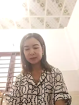 Sexy-ladyboobs20 online show from November 3, 2025, 1:22 am