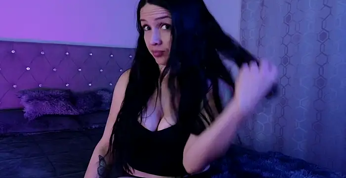 cristal hilton 10 online show from February 17, 2026, 11:13 pm