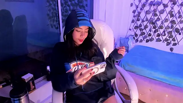 Snapshot of Vic_beckeer chatting on February 13, 2025, 7:45 am Vic beckeer online show from February 13, 2025, 7:45 am