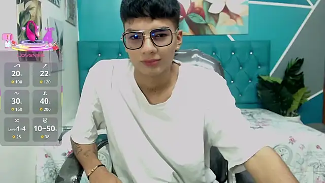 Snapshot of Noha_scott chatting on October 15, 2025, 11:35 pm Noha scott online show from October 15, 2025, 11:35 pm