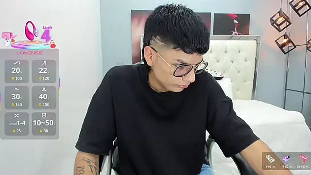 Snapshot of Noha_scott chatting on October 12, 2025, 10:44 pm Noha scott online show from October 12, 2025, 10:44 pm