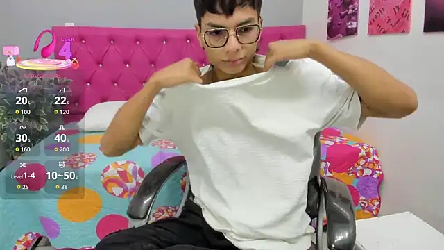 Snapshot of Noha_scott chatting on September 12, 2025, 11:48 pm Noha scott online show from September 12, 2025, 11:48 pm