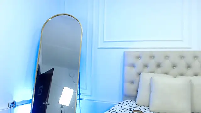 Snapshot of lola_red95 chatting on November 6, 2025, 7:29 pm lola red95 online show from November 6, 2025, 7:29 pm