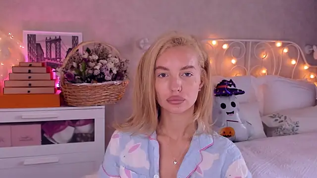 Snapshot of aestetick chatting on October 27, 2025, 5:08 am aestetick online show from October 27, 2025, 5:08 am