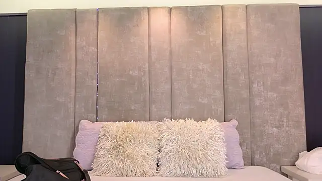 Snapshot of AmmyJones_ chatting on December 5, 2025, 8:06 pm AmmyJones online show from December 5, 2025, 8:06 pm