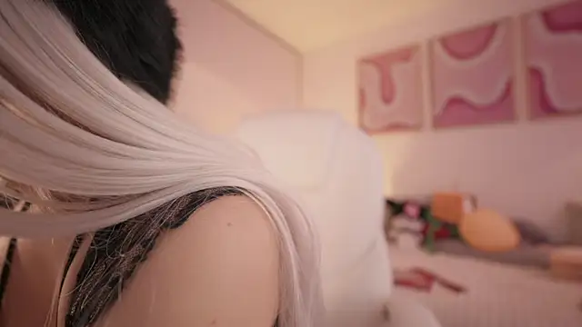 -SofiaCastillo- online show from January 20, 2025, 4:23 pm