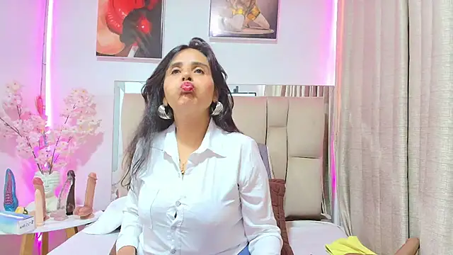 Snapshot of _Marcela__ chatting on May 15, 2026, 12:14 pm Marcela online show from May 15, 2026, 12:14 pm