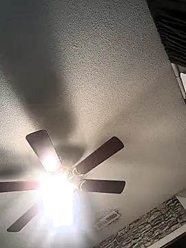 Snapshot of ImCarolinaCutiexxx chatting on October 22, 2025, 12:21 am ImCarolinaCutiexxx online show from October 22, 2025, 12:21 am