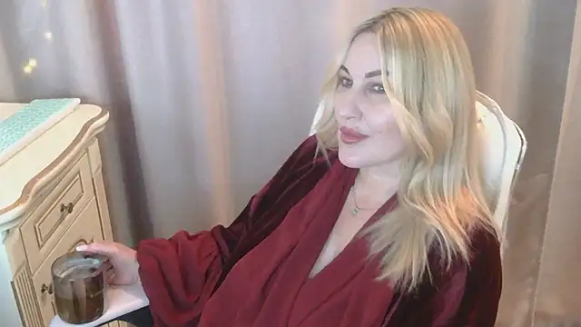 Snapshot of FOX-ME chatting on January 13, 2026, 1:48 pm FOX-ME online show from January 13, 2026, 1:48 pm