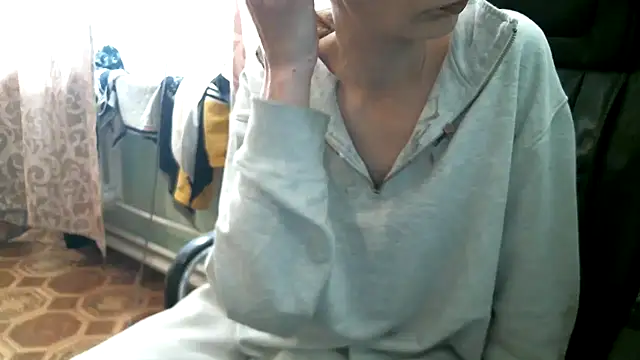 Snapshot of DennisXCaroll chatting on April 27, 2026, 12:03 pm DennisXCaroll online show from April 27, 2026, 12:03 pm