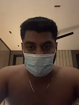 shrreyyyy online show from March 9, 2026, 6:33 pm