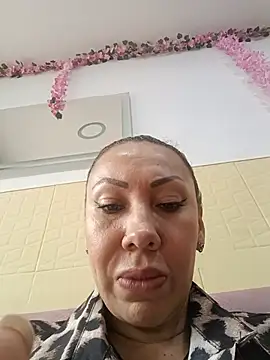 Snapshot of coral_smitth chatting on July 17, 2026, 3:42 pm coral smitth online show from July 17, 2026, 3:42 pm