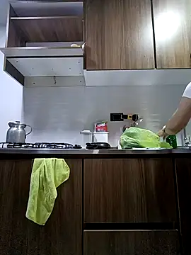 Snapshot of coral_smitth chatting on November 12, 2025, 6:34 pm coral smitth online show from November 12, 2025, 6:34 pm