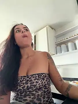 EmmaTorres  online show from April 1, 2026, 8:50 pm